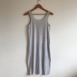 Sleeveless dress